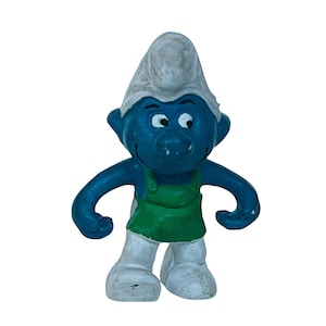 Smurfs Vintage 1980s miniature action figure toy collectible vtg mini mcm Peyo Schleich West Germany W green apron walking holding