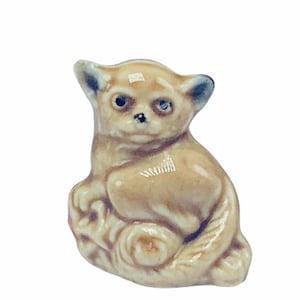 WADE WHIMSIES MINIATURE figurine whimsy England made vintage animal mcm vtg decor collectible red rose tea brown aye lemur monkey loris