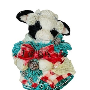 Marys Moo Moos Cow Figurine Enesco Anthropomorphic vtg Heffergreen wreath 1994