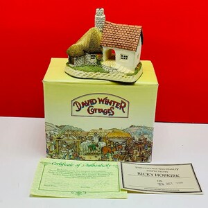 DAVID WINTER COTTAGE vintage figurine statue sculpture vtg great britain england nib box coa house Hine 1990 The Pottery collectors guild