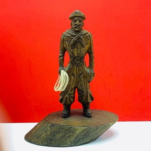 CARVED FIGURE 1970s WESTERN cowboy folk art sculpture statue wood figurine vtg mcm lasso rope rodeo teak figure