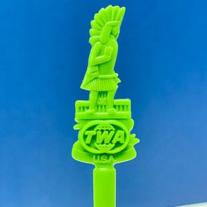 SWIZZLE STIR STICK 1970s vintage barware tiki bar decor collectible twa airlines airport world drink vtg figure usa native chief green