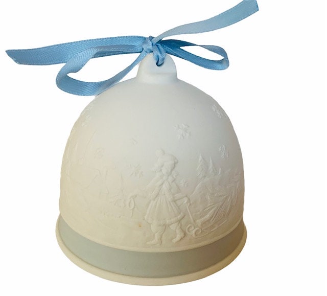 Lladro Nao Bell Spain Daisa Sculpture Figurine Porcelain Vintage Vtg Decor Gift Spanish Art Christmas Holiday Ornament Cottage Sled