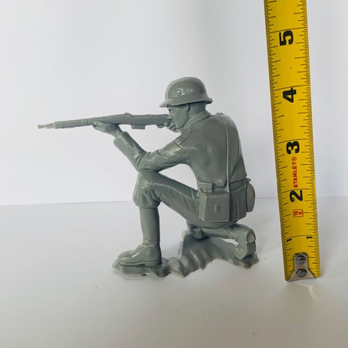 PLASTIC ARMY MEN Louis Marx 6 vintage toy soldier vtg Etsy