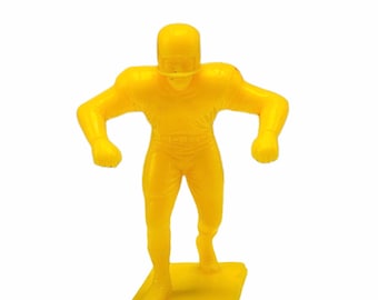 LOUIS MARX FOOTBALL 1969 vintage plastic molded action figure collectible 4 inch 4" toy sports memorabilia yellow Guard Tackle