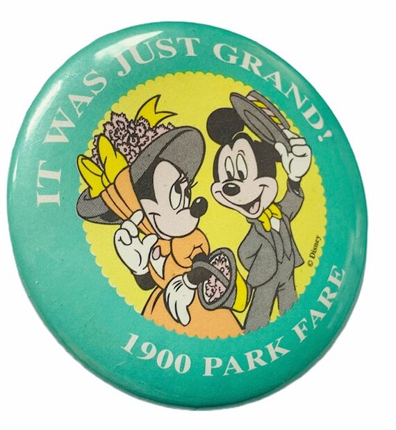 DISNEY WORLD PINBACK Pin Button Vintage Walt Disneyland Souvenir
