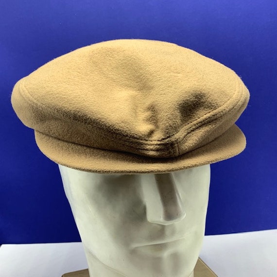 newsboy cap with snap