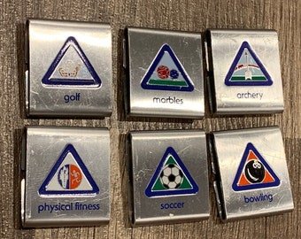 BOY SCOUTS PATCH vintage cub den memorabilia brazo hombro hombro insignia emblema mérito logotipo logotipo vtg mcm usa girl metal sliders premios pins