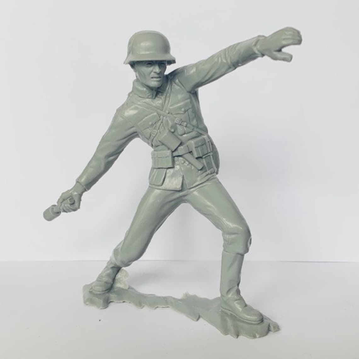 PLASTIC ARMY MEN Louis Marx 6 vintage toy soldier vtg Etsy