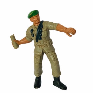Gedärme! AKTION FIGURE Mattel Vintage retro vtg Popkultur Militär 1986 G.U.T.S. Spielzeug Soldat Darm Green Berets Canned Heat Granate