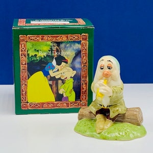ROYAL DOULTON DISNEY Classics Snow White zeven 7 dwergen dwergen Vintage porselein beeldje sculptuur originele doos Engeland standbeeld slaperig sw15