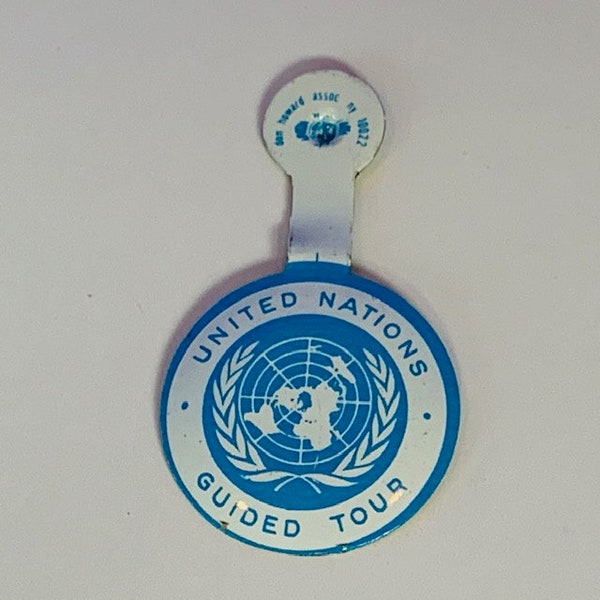 UNITED NATIONS PINBACK 1960s presidential election pin button historical memorabilia political republican democrat campaign guided tour