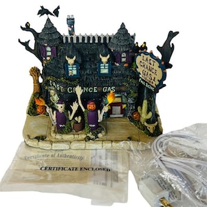 The Munsters Hawthorne Village Last Chance Gas Station Halloween Haunted House