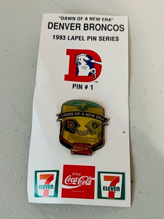 Denver Broncos pinback vtg Coke button pin Elway … - image 2