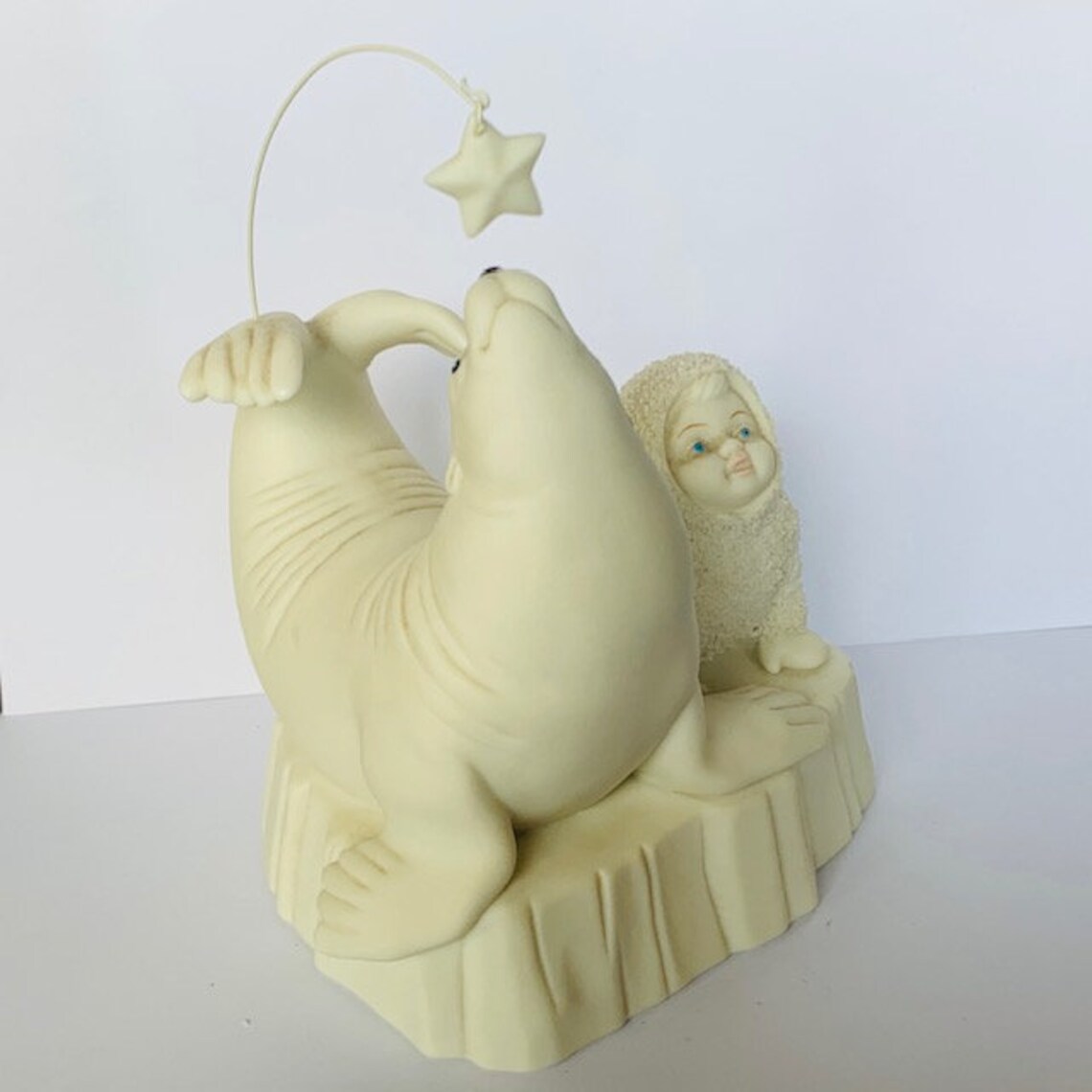 Department 56 Snowbabies Awesome Queens For A Day Figurine 5 Inch