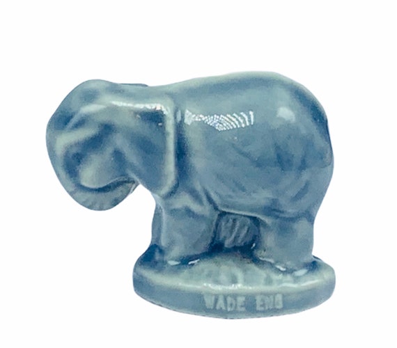 WADE WHIMSIES MINIATURE figurine whimsy England made vintage animal decor collectible red rose tea Blue circus Elephant pachyderm dumbo Rare