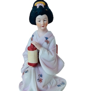 Seizan Geisha figurine vtg ceramic statue sculpture Japan dancer decor hand drum pink komono kimono Japanese shogun