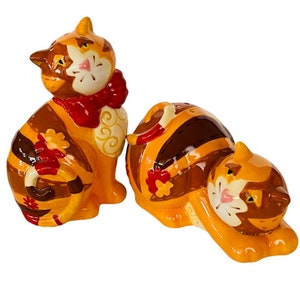 Cat Kitten Salt Pepper Shakers Figurine Anthropomorphic gift pair Tabby Orange