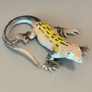 Vintage Dinosaur Toy Figure Safari Imperial Jurassic Park Chameleon Lizard Gray