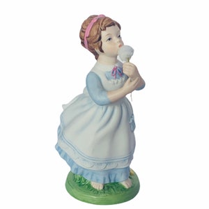 FIGURINE VINTAGE AVON 1982 soufflage de coton porcelaine cadeau décoration sculpture #36 robe bleue 379 fille vtg mcm de collection peinte à la main