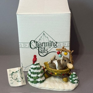 Vintage Charming Tails Figurine Mouse Fitz Floyd Christmas Baby 1st Holiday Crib