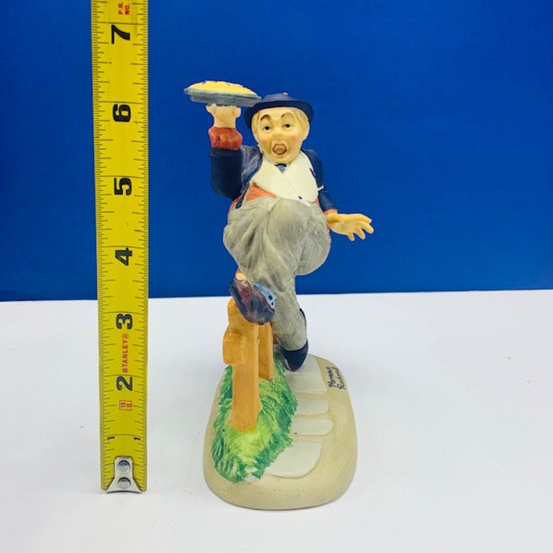 NORMAN ROCKWELL FIGURINE 1980s Danbury Mint vintage porcelain statue sculpture gift decor Saturday evening post nib box Caught in Act pie