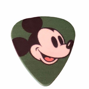 Walt Disney Mickey Mouse disneyland souvenir instrument Guitar pick vtg music memorabilia collectible limited edition vintage green