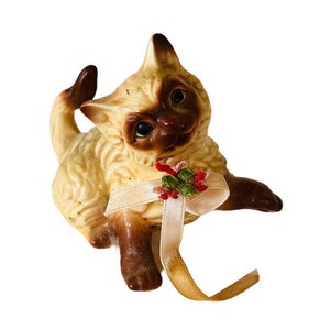 Cat Kitten figurine vtg anthropomorphic sculpture tabby Japan 1950 antique bow