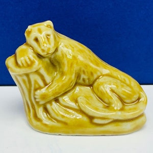 WADE WHIMSIES MINIATURE figurine whimsy England made uk vintage animal mcm vtg decor collectible ring tailed lemur monkey