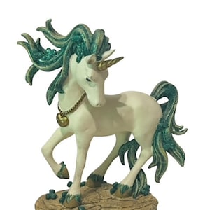 Einhorn Figur Pegasus Hamilton Sammlung Emerald Isle Liebe endet nie Pferd