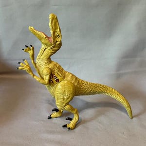 Vintage Jurassic Park Figure Toy Dinosaur Mattel Velociraptor Raptor Injured Rib