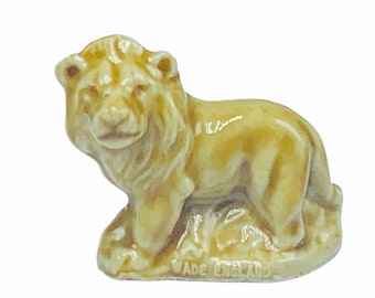 WADE WHIMSIES MINIATURE figurine whimsy England made vintage animal mcm vtg decor collectible red rose tea Lion king jungle