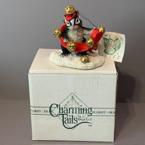Vintage Charming Tails Figurine Mouse Fitz Floyd Christmas Skunk Jingle Bells