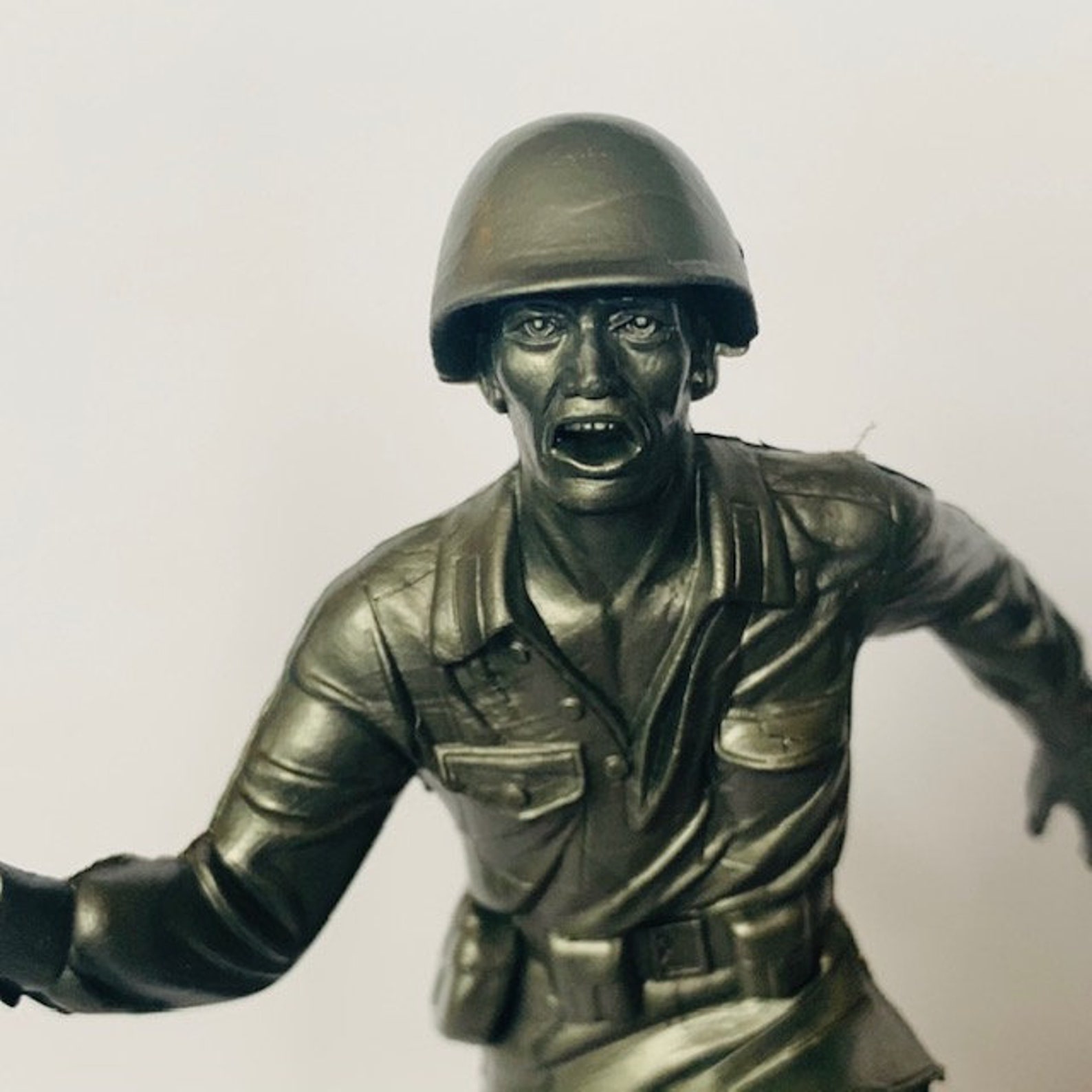 plastic army figures