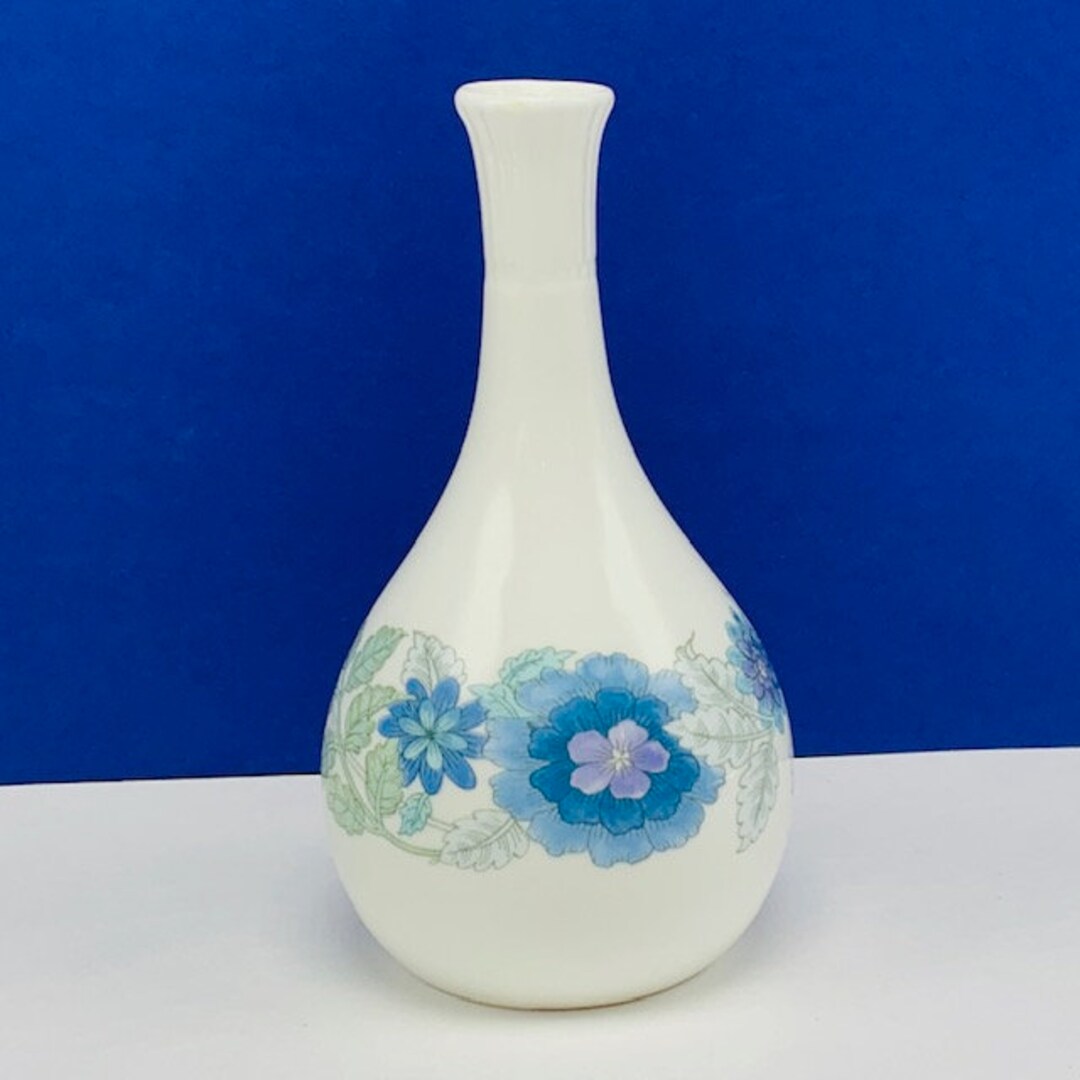 WEDGWOOD CLEMENTINE VASE Made in England Fine Bone China Vintage Mcm Vtg Miniature Blue Flower