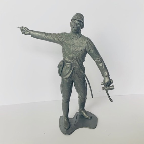 PLASTIC ARMY MEN Louis Marx 6