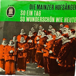 45 RECORD GERMANY music rpm vinyl vintage 1960s in sleeve case mcm vtg Die Mainzer Hofsanger so wunderschon circus clowns