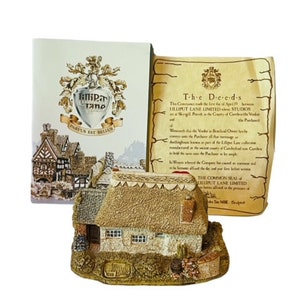 Lilliput Lane Cottage Sculpture Hine Figurine Smallest Inn Cumbria England COA
