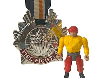 Men of Medal Figure Toy Vtg 1988 Mattel Soldier Fire Fighter belt clip AL4