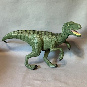 Vintage Jurassic Park Figure Toy Dinosaur Mattel Velociraptor Raptor Green Apex
