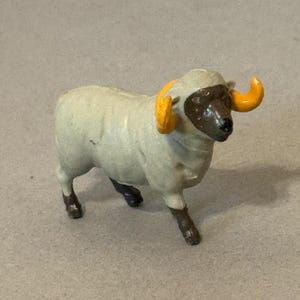 Vintage Plastic Farm Animal Britains Deetail 1972 Miniature Sheep Bighorn Ram