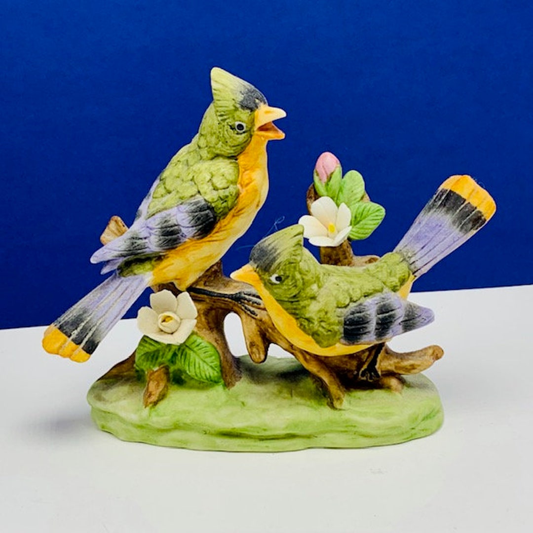 NORITAKE BIRD FIGURINE Vertrieb Japan Porcelain Statue