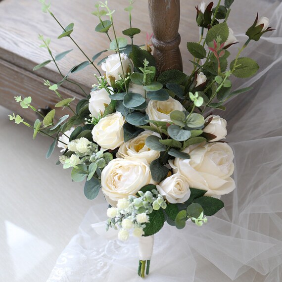 eucalyptus bridesmaid bouquet