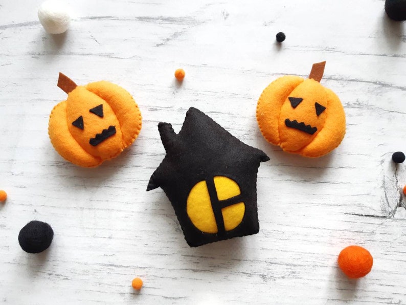 Halloween Decorations, Felt Bat Pumpkin Garland, Spooky decor, Halloween Home Decor, Fireplace mantel decor, image 3