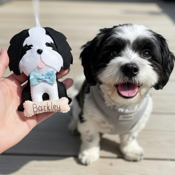 Custom Felt Dog ornament: Pet lover Christmas gift, Dog name sign, 4,75 inch