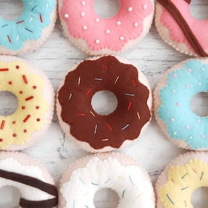 Felt Donut, felt food, pretend play food, play kitchen, Valentines Gift for Kids, Pretend Kitchen Set.