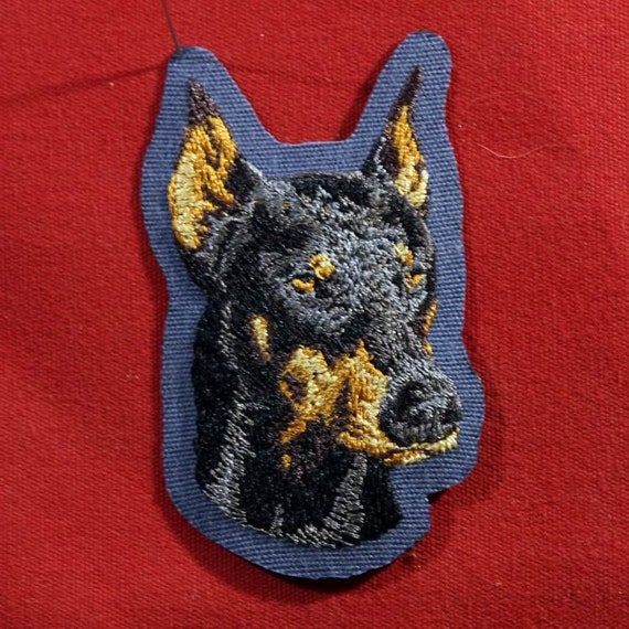 Dobermanpinscherécusson Patch Brodé Chien Broderie Machine Thermocollant Ou A Coudrek9by Team Numérik