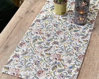 Caminho de mesa tradicional em jacquard com pássaros e flores, caminho de mesa em tapeçaria suave em cores verdes vibrantes para decoração de casa no outono