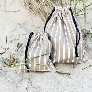 Gestreepte waterdichte badpaktas, natte bikinitas met trekkoord, gepersonaliseerde waterbestendige strandtas afbeelding 4