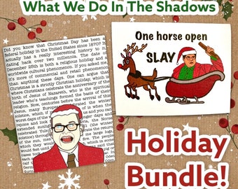 Puede incluir: Una tarjeta navideña roja y blanca con una imagen de dibujos animados de un vampiro con un gorro de Papá Noel montando un trineo tirado por un reno. La tarjeta dice "One horse open slay" y "Holiday Bundle!"